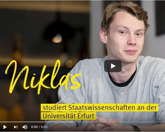 Niklas studiert Staatswissenschaften an der Uni Erfurt