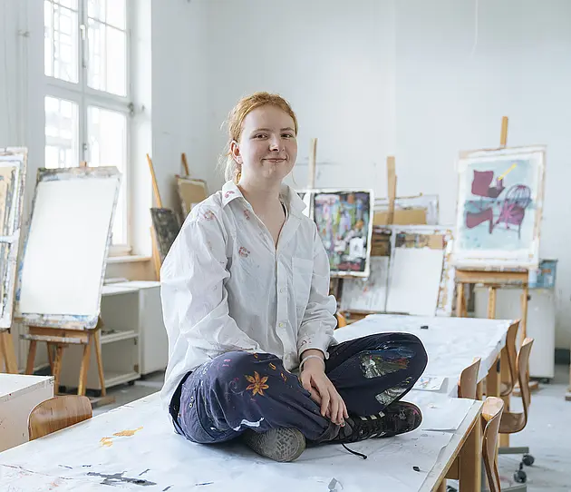 Kunststudium Uni Erfurt Studentin Werkstatt