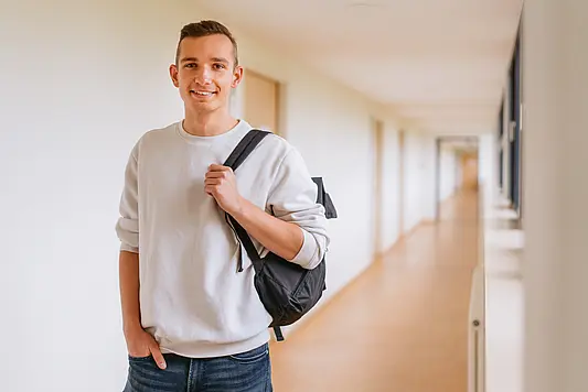 Student mit Rucksack
