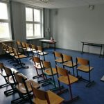 Blick in einen bestuhlten Vortrags-Raum der 11. internationalen Lernwerkstättentagung in Erfurt