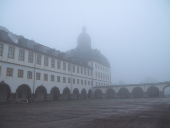 Schloss Friedenstein in Nebelschwaden