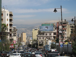 Blick aus dem Stadtteil Aschrafiyya auf das Libanongebirge