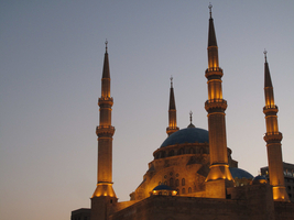 Die Mohammed al-Amin Moschee in der Abenddämmerung